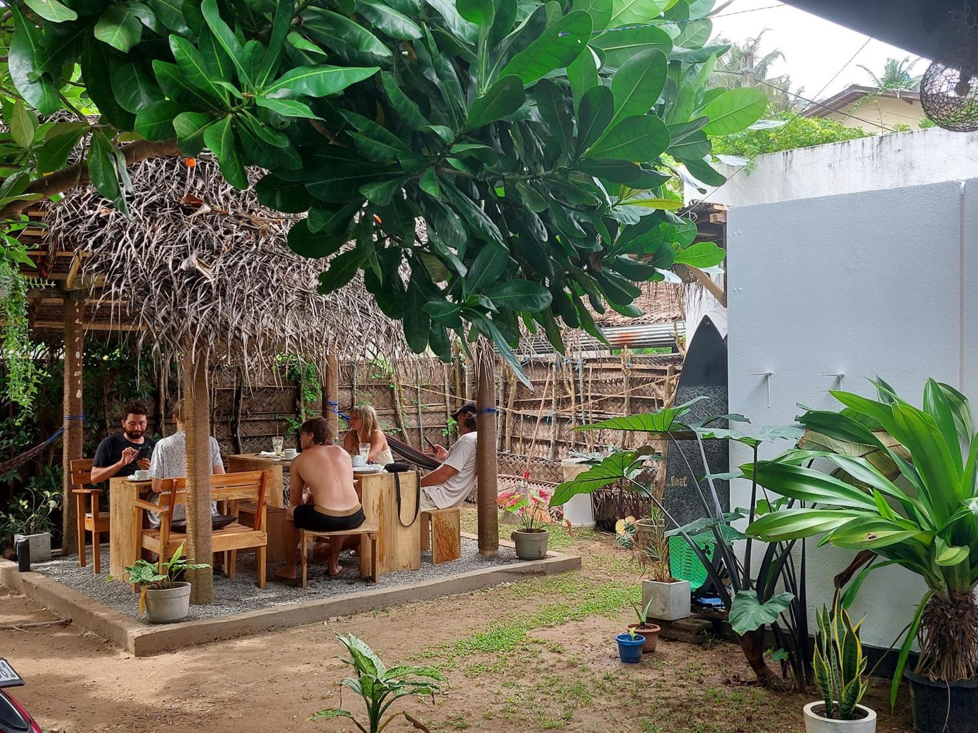 Bed and Breakfast Cosynsurf Matara Exterior foto
